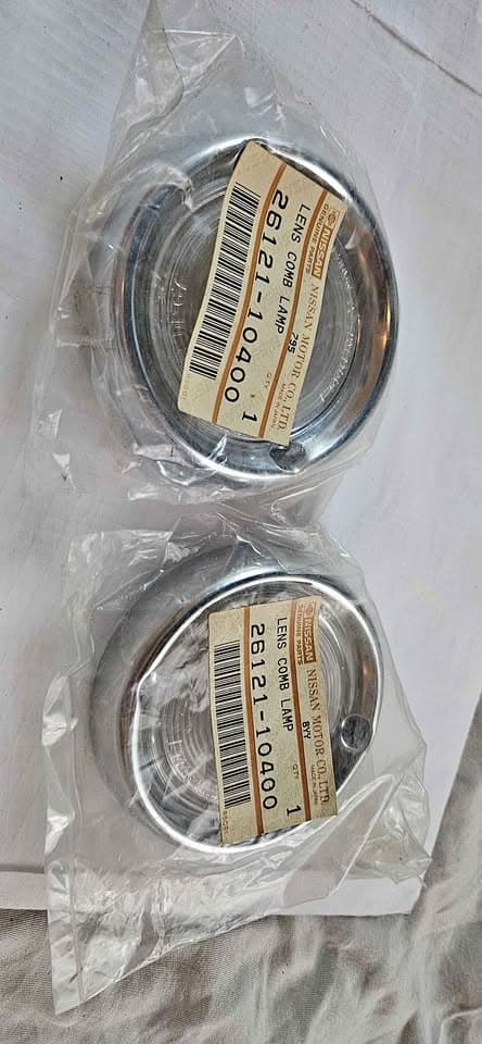 Nos Genuine Nissan Datsun Roadster Front Turn Signal Lenses Pair
